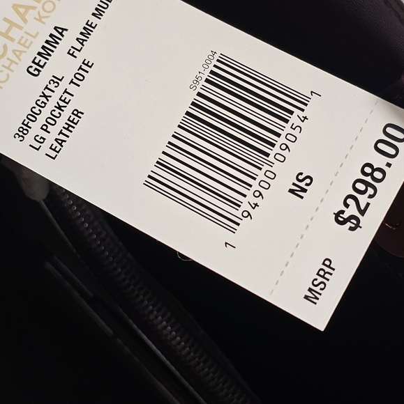 🥰MICHAEL Michael Kors Large Pocket Tote in Red with Brown Pocket - Picture 13 of 15